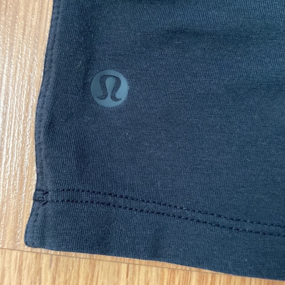 ❤️ Lululemon All Yours Boyfriend Graphic Tee Black NWOT - Picture 9 of 11